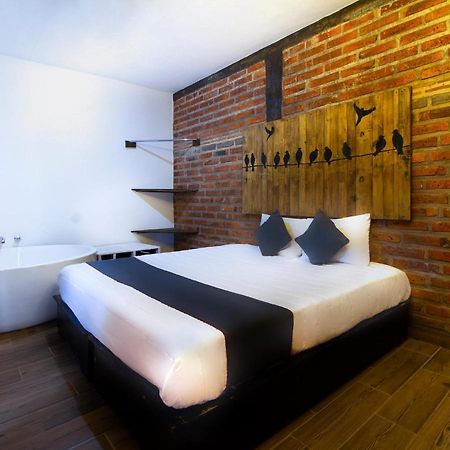 Hotel Cabanas Azul Tequilana Arandas Exterior foto